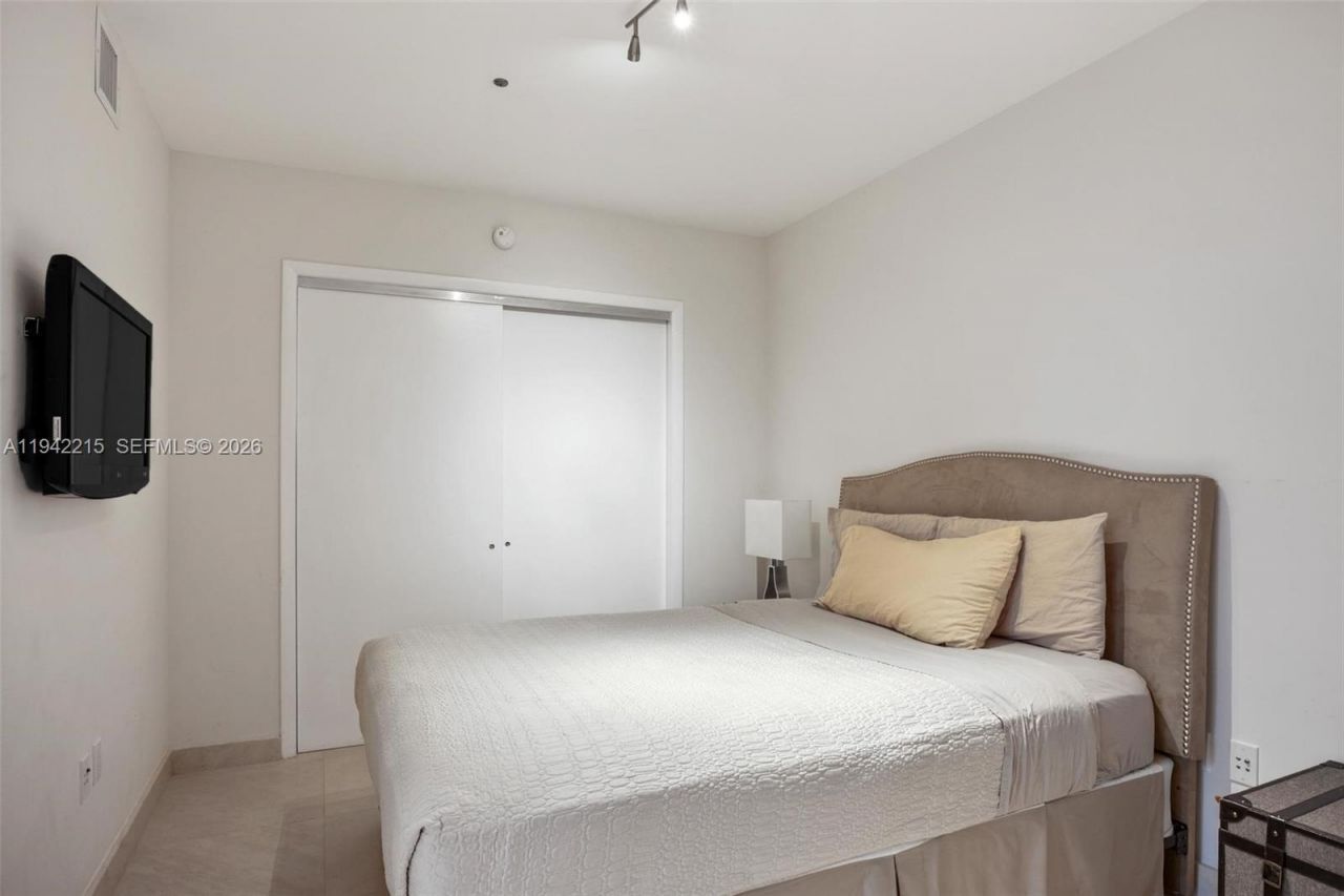 1830 S Ocean Dr, Unit 2110, Hallandale Beach, FL 33009 Photo