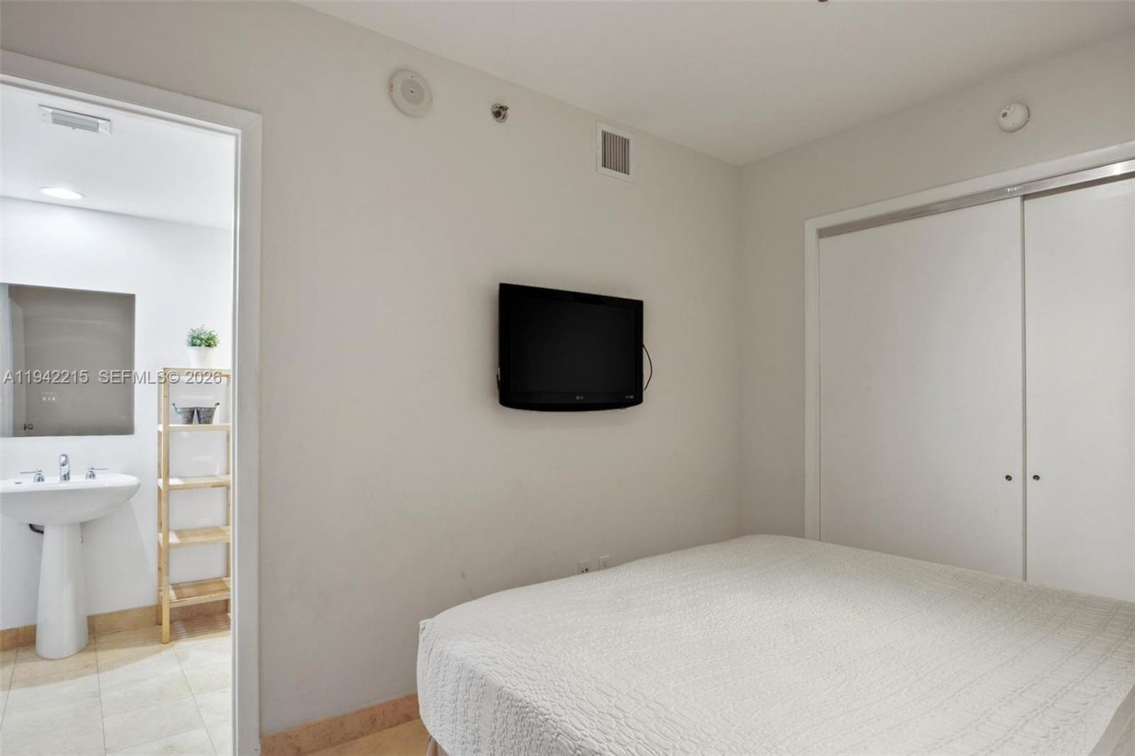 1830 S Ocean Dr, Unit 2110, Hallandale Beach, FL 33009 Photo