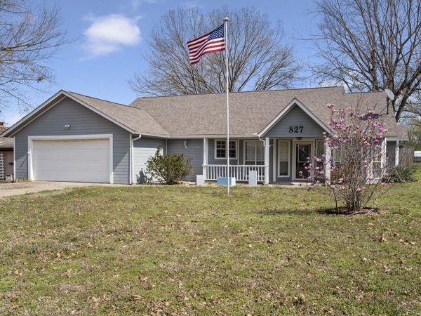 827 Apple Drive, Grove, OK 74344