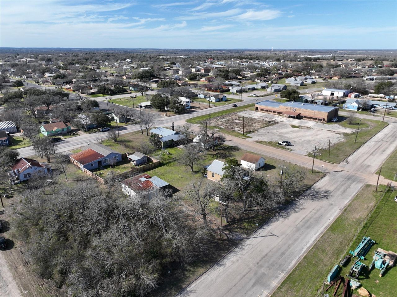 639 N Manse Ave, Giddings, TX 78942 Main Photo