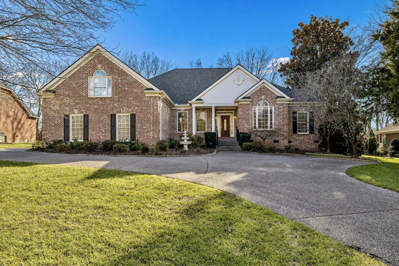 9067 Fallswood Ln, Brentwood, TN 37027 Main Photo