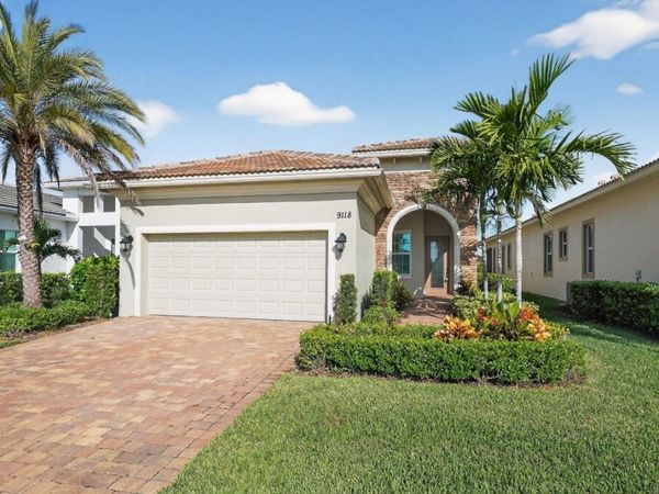 9118 SW Michele Way, Port St Lucie, FL 34987