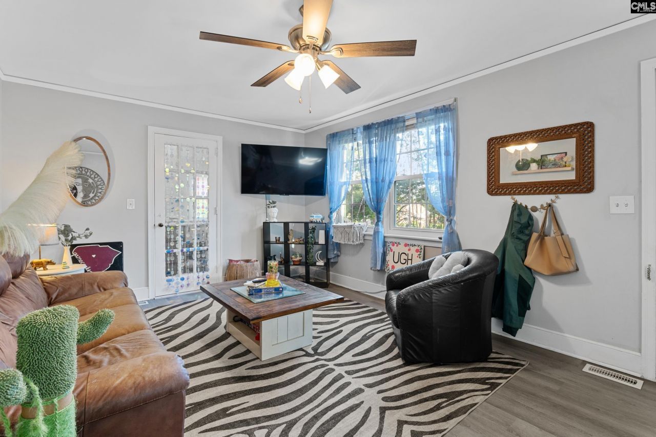 1628 C Avenue Photo 6