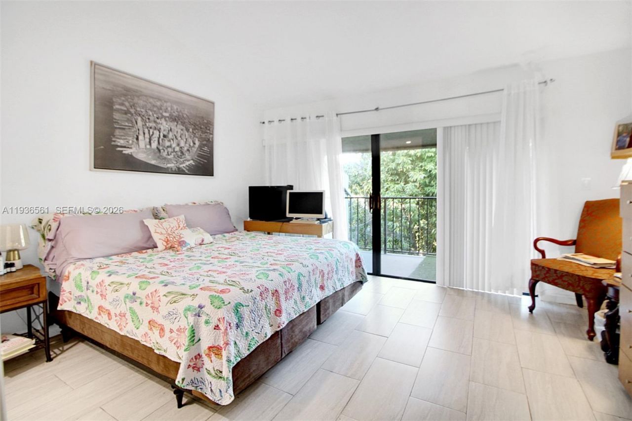 1000 NW N River Dr, Unit 20, Miami, FL 33136 Photo