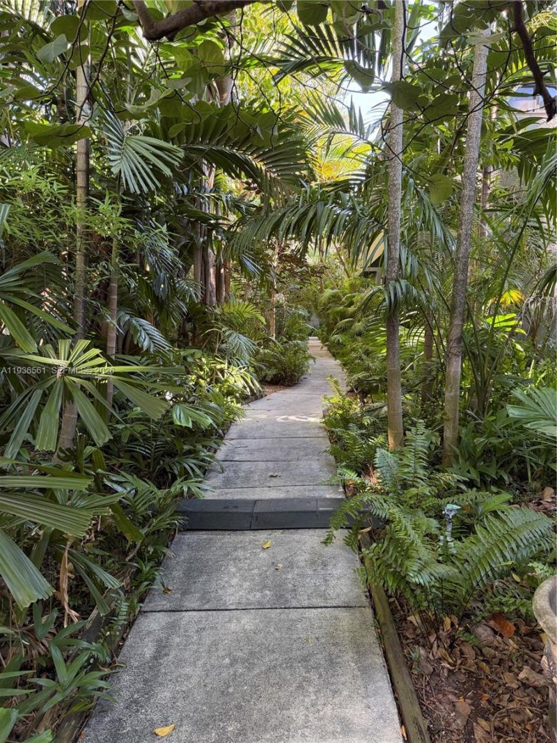 1000 NW N River Dr, Unit 20, Miami, FL 33136 Photo