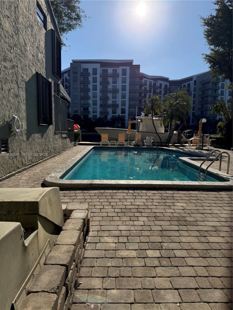 1000 NW N River Dr, Unit 20, Miami, FL 33136 Photo