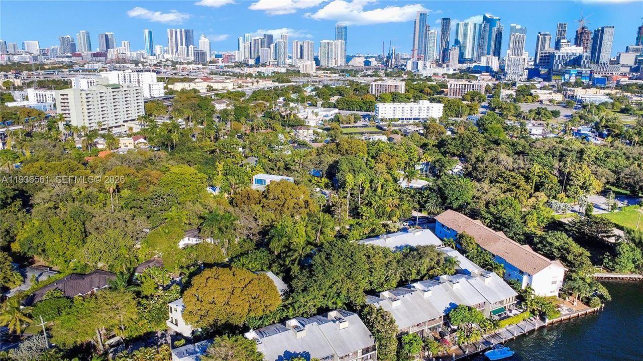 1000 NW N River Dr, Unit 20, Miami, FL 33136 Photo