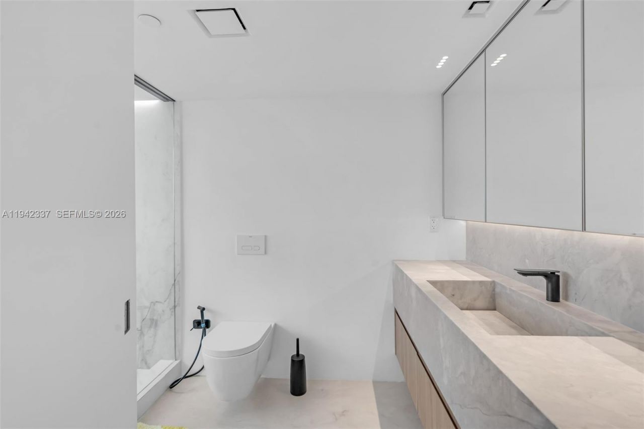 3411 Indian Creek Dr , Unit 1201, Miami Beach, FL 33140 Photo