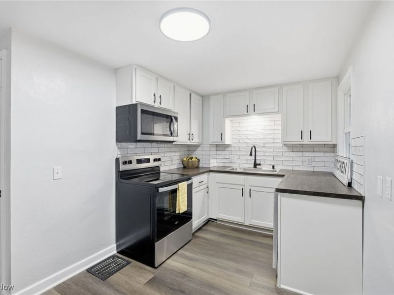 2125 39th Street NW, Canton, OH 44709 Photo 11