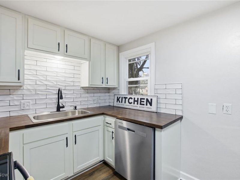 2125 39th Street NW, Canton, OH 44709 Photo 13