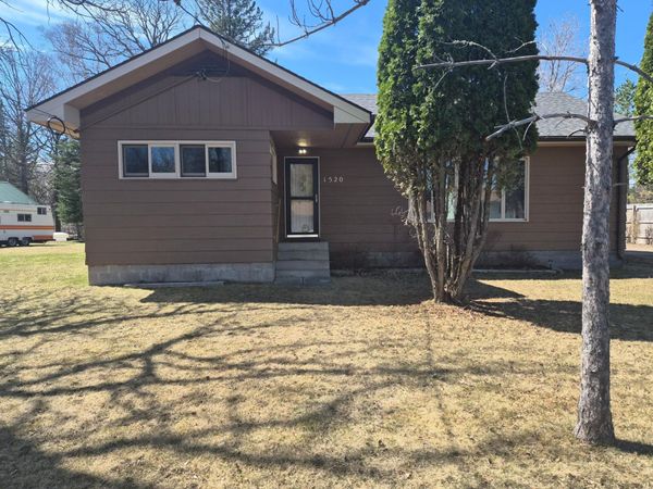 1520 10th Avenue, International Falls, MN 56649