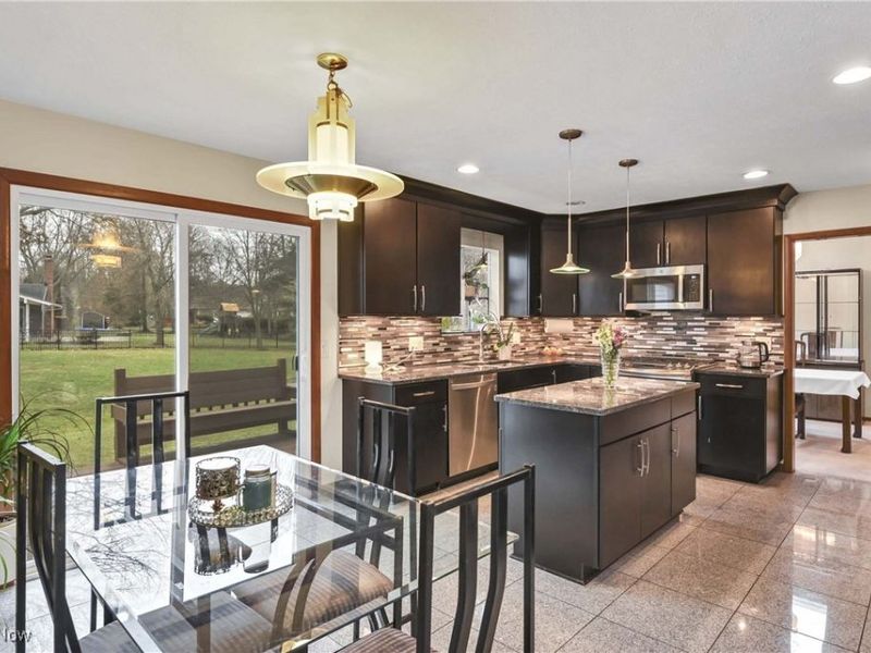 4397 Prestwick Crossing, Westlake, OH 44145 Photo 18