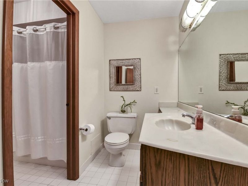 4397 Prestwick Crossing, Westlake, OH 44145 Photo 32