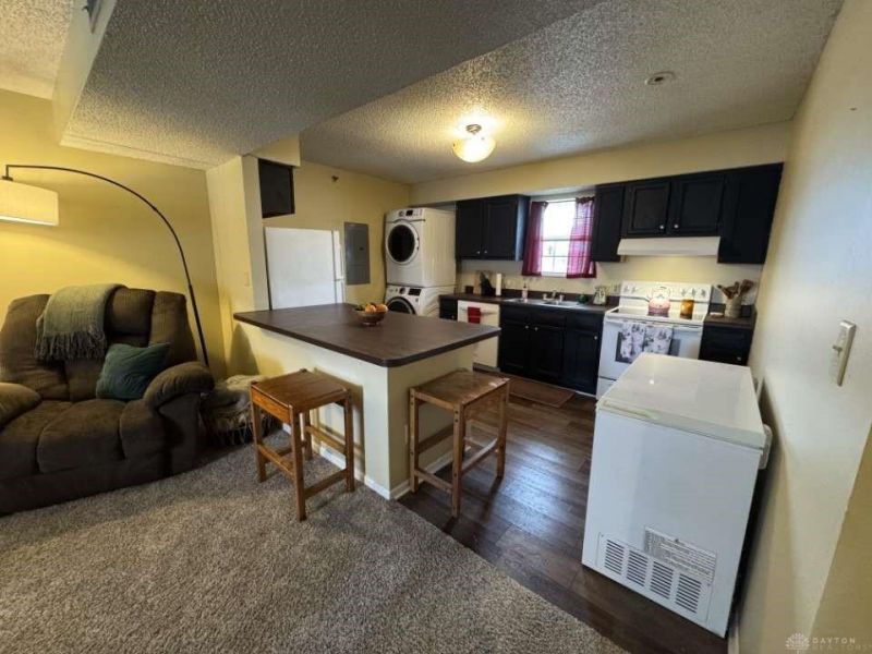 15 S Shafer Street, Unit 608, Athens, OH 45701 Photo 4