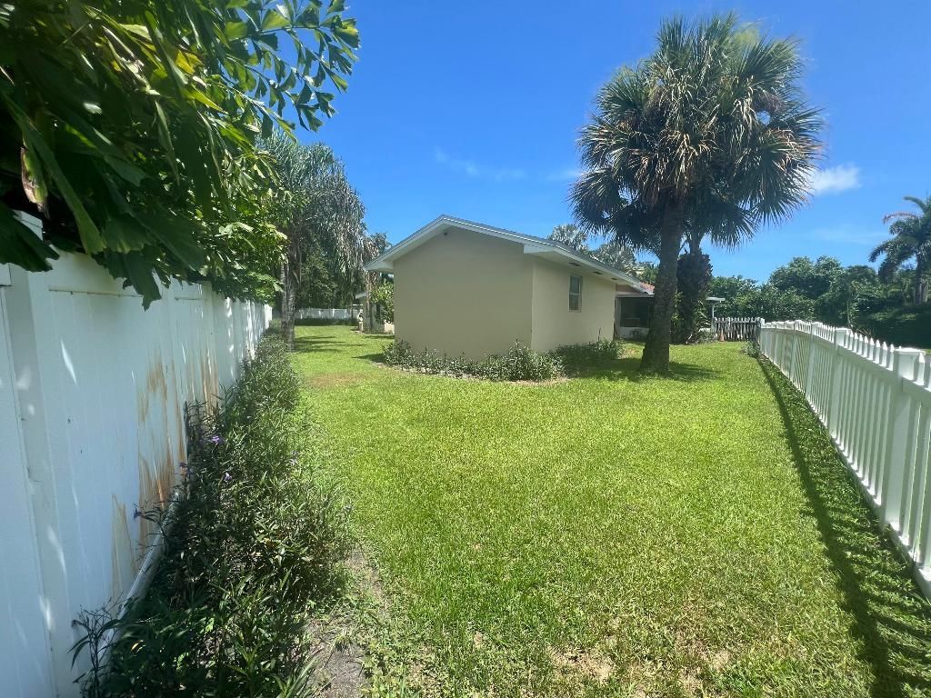 2081 Joy Rene Lane, North Palm Beach, FL 33408 Photo