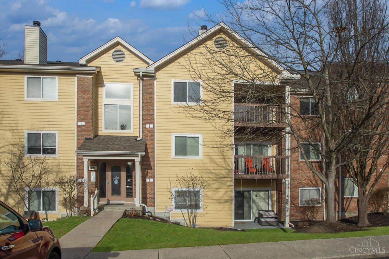 971 Cedar Ridge Drive, Unit 11, Pierce Twp, OH 45245 Main Photo