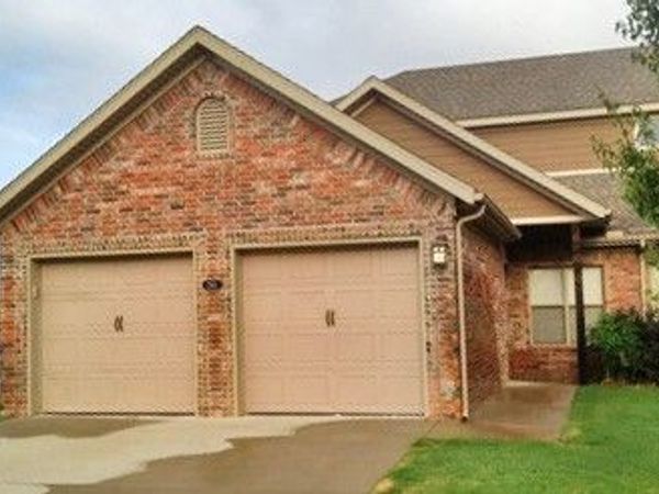 3164 W Montrail Place, Fayetteville, AR 72704