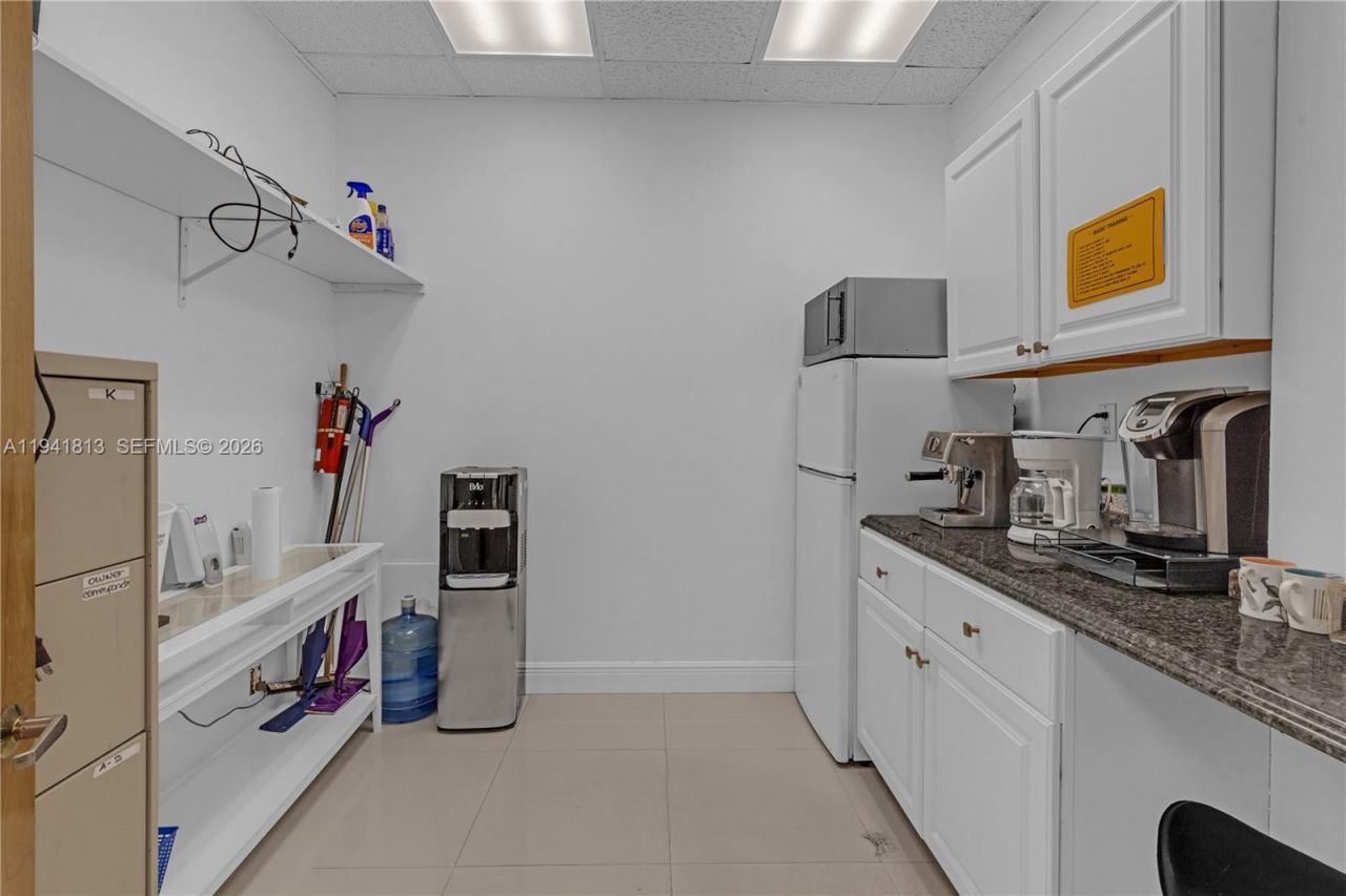 13499 Biscayne Blvd, Unit CUT-1-2-3, North Miami, FL 33181 Photo