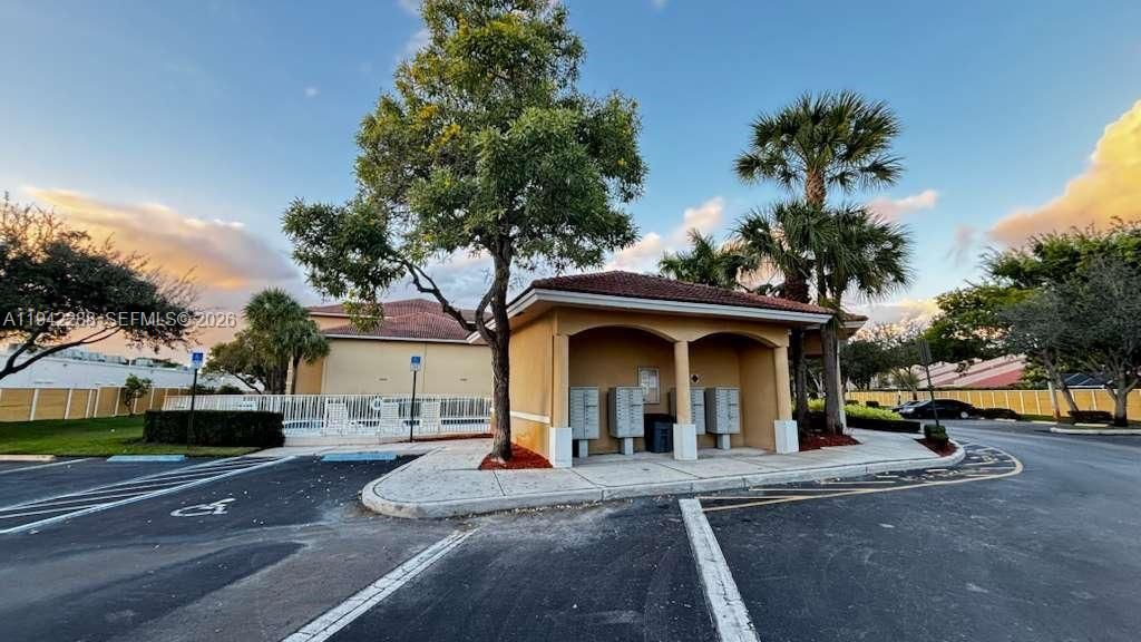 9905 Westwood Dr, Unit 34-3, Tamarac, FL 33321 Photo