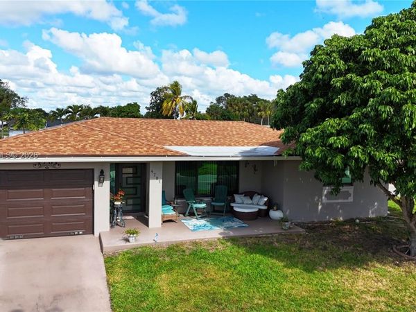 4701 NW 44th St, Tamarac, FL 33319