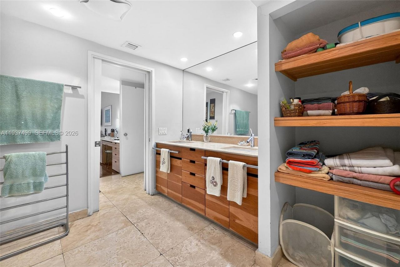 141 Crandon Blvd, Unit 338, Key Biscayne, FL 33149 Photo