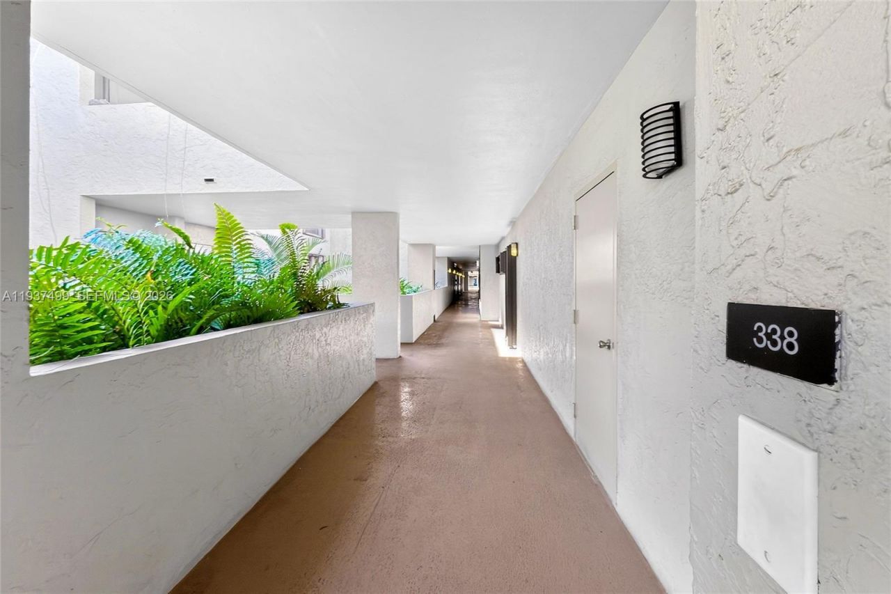 141 Crandon Blvd, Unit 338, Key Biscayne, FL 33149 Photo