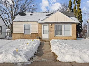 4933 Fremont Avenue N, Minneapolis, MN 55430