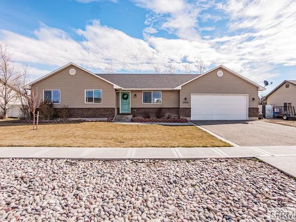 2920 N Sunlight Drive, IDAHO FALLS, ID 83401