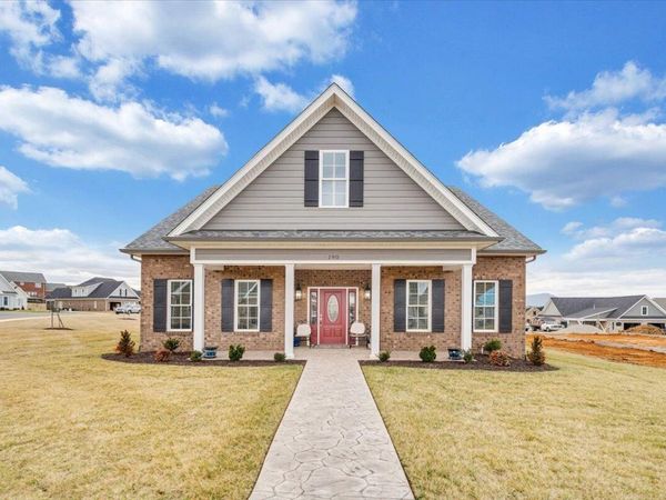 190 Merion CIR , Daleville, VA 24083