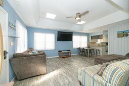 4714 Woodland St. photo 4