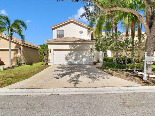 5240 NW 112th Way, Coral Springs, FL 33076