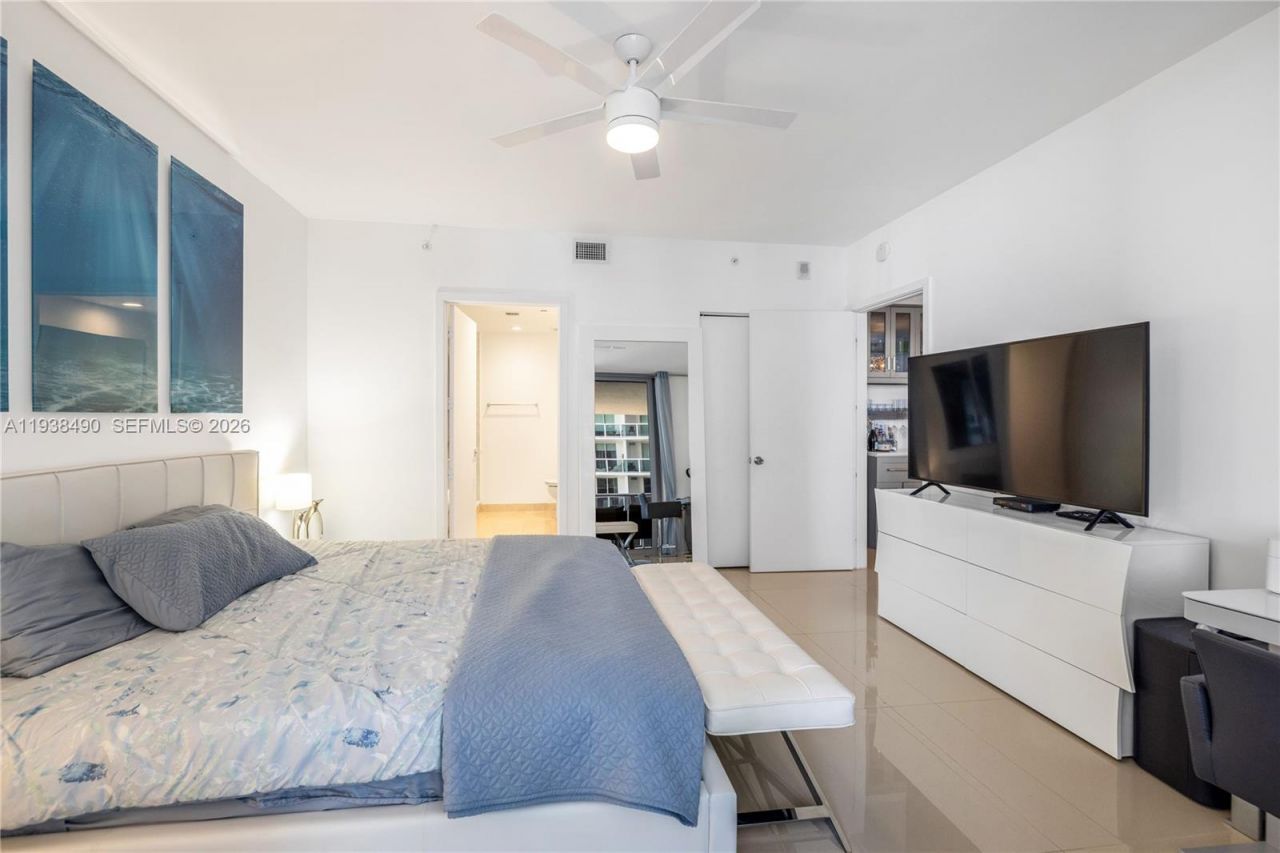 488 NE 18th St, Unit 1511, Miami, FL 33132 Photo