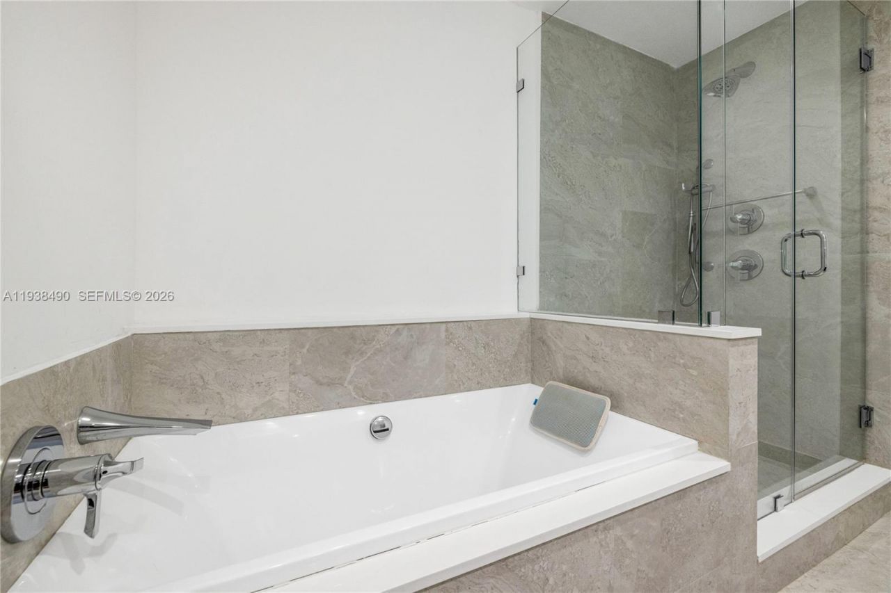 488 NE 18th St, Unit 1511, Miami, FL 33132 Photo