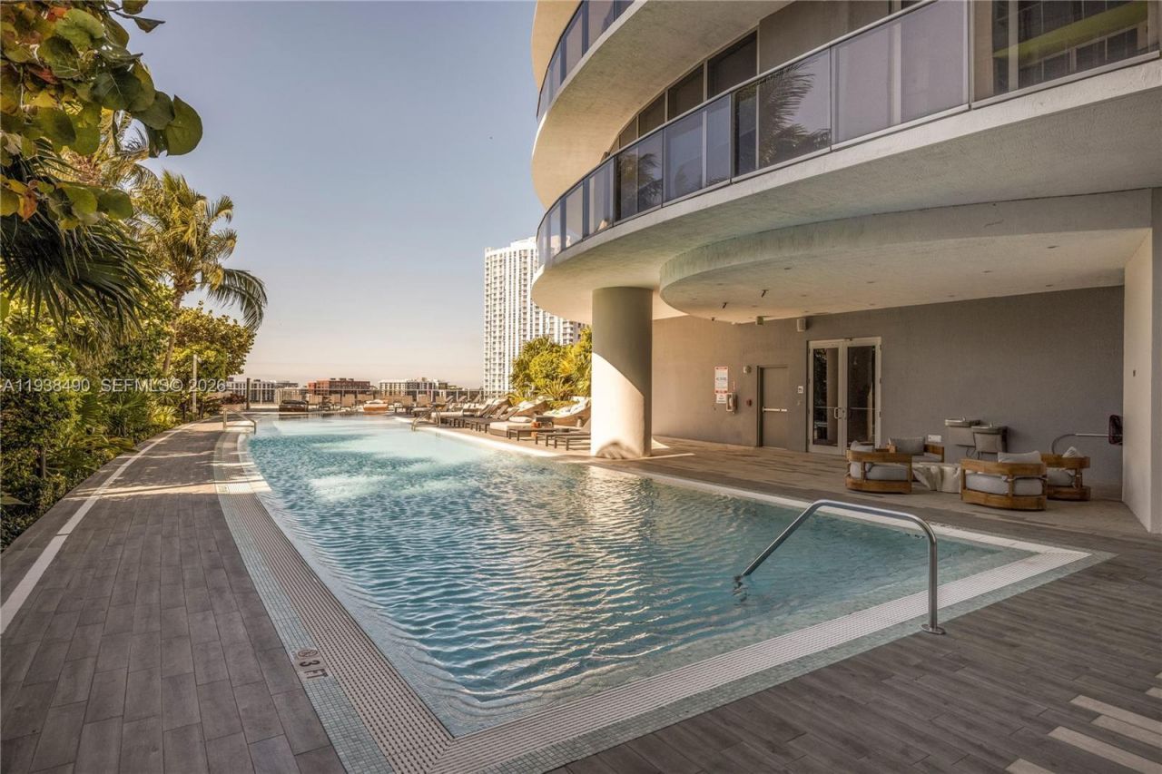 488 NE 18th St, Unit 1511, Miami, FL 33132 Photo