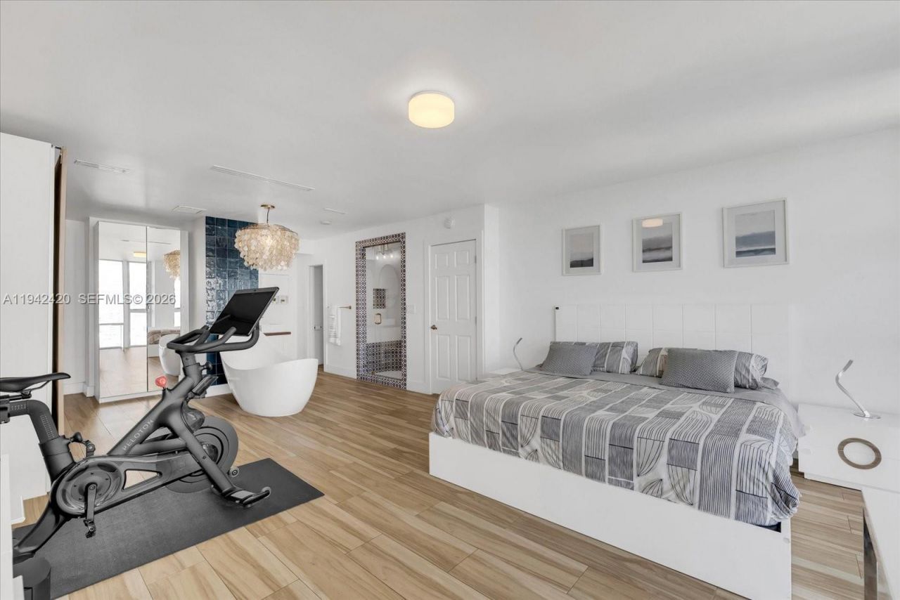 2451 Brickell Ave, Unit 17D, Miami, FL 33129 Photo