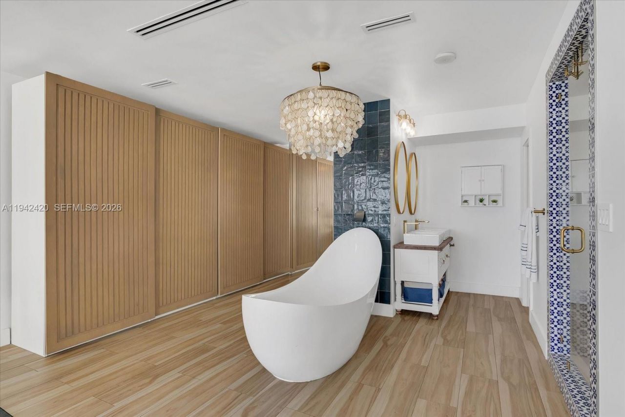 2451 Brickell Ave, Unit 17D, Miami, FL 33129 Photo