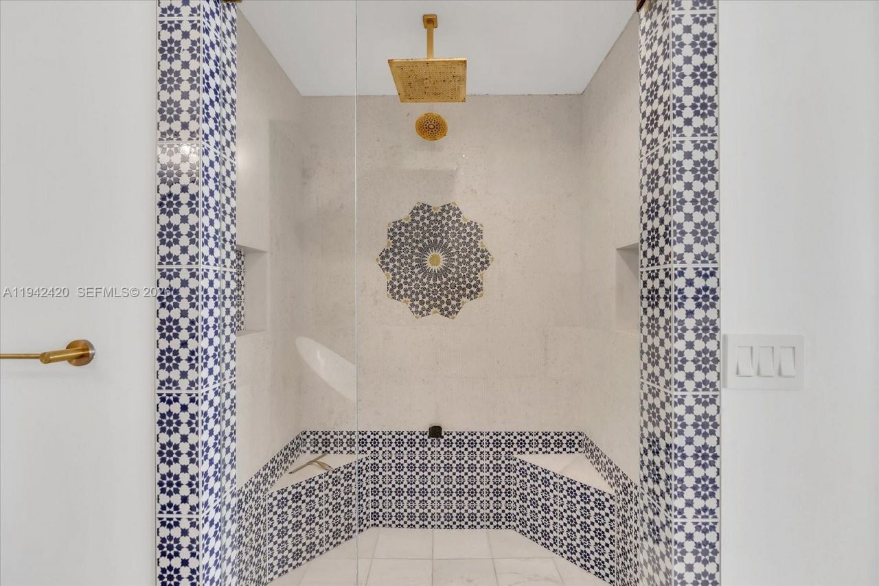 2451 Brickell Ave, Unit 17D, Miami, FL 33129 Photo