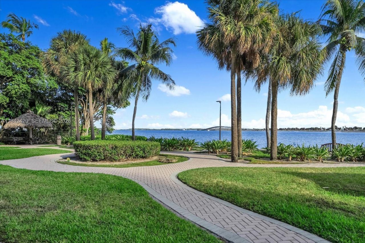 2451 Brickell Ave, Unit 17D, Miami, FL 33129 Photo