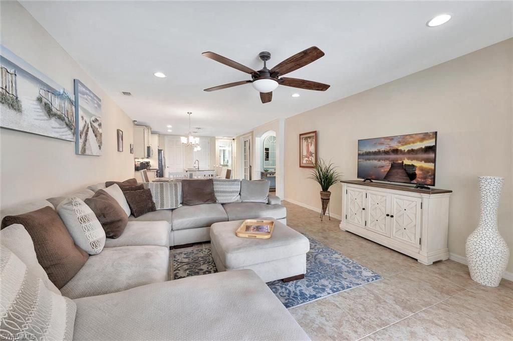 14940 Edgewater Cir, Naples, FL 34114 Photo