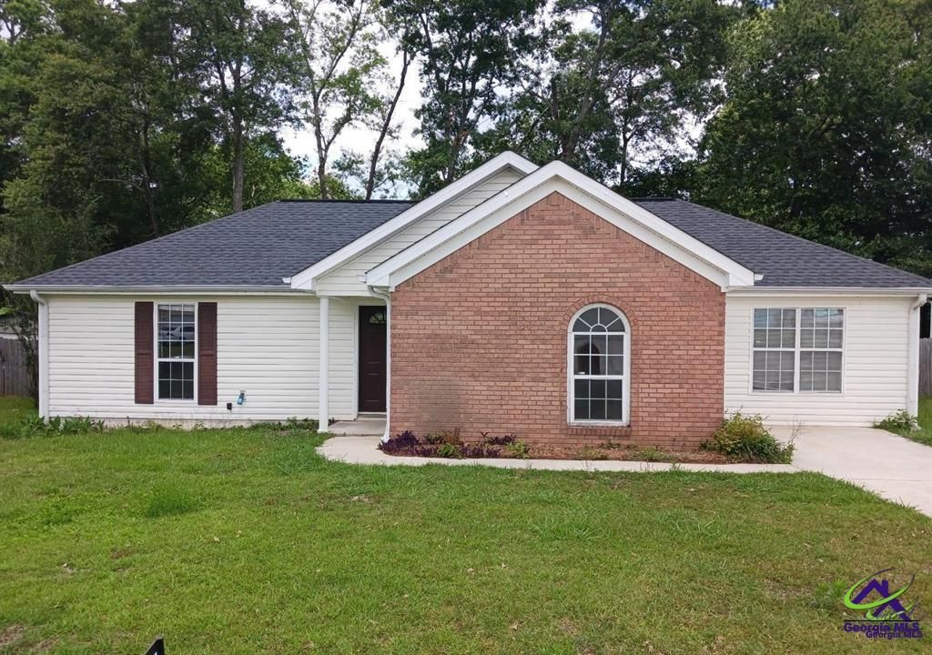 732 Gateway Drive, Bonaire, GA 31005 Main Photo