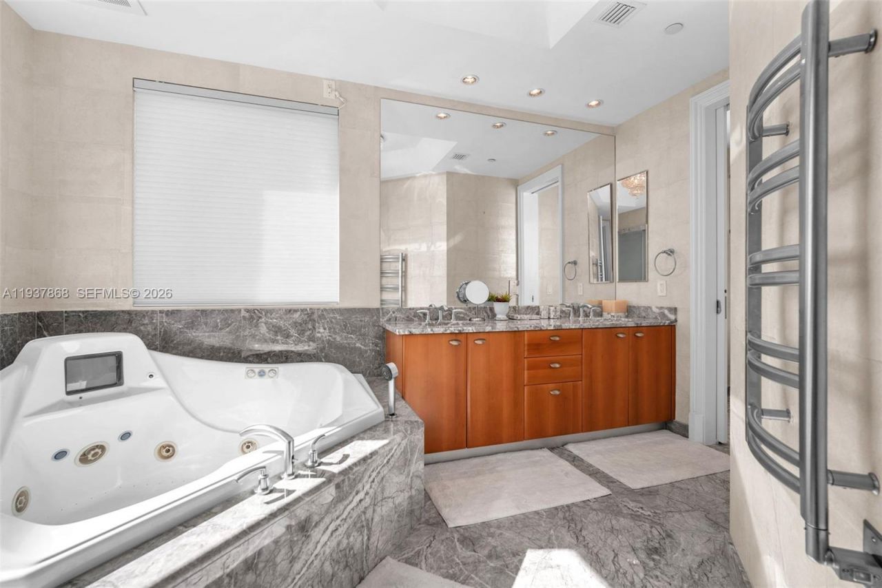 16051 Collins Ave, Unit 2001, Sunny Isles Beach, FL 33160 Photo