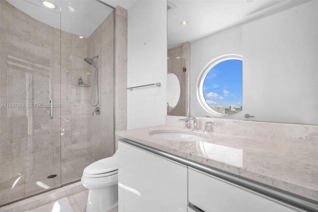 16051 Collins Ave, Unit 2001, Sunny Isles Beach, FL 33160 Photo