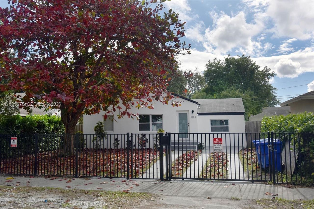 1084 NW 66th St, Miami, FL 33150 Photo