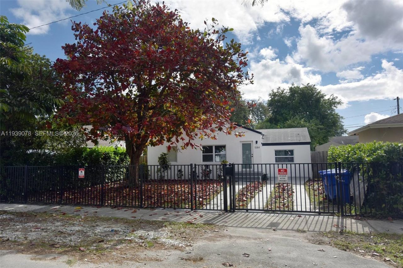 1084 NW 66th St, Miami, FL 33150 Photo