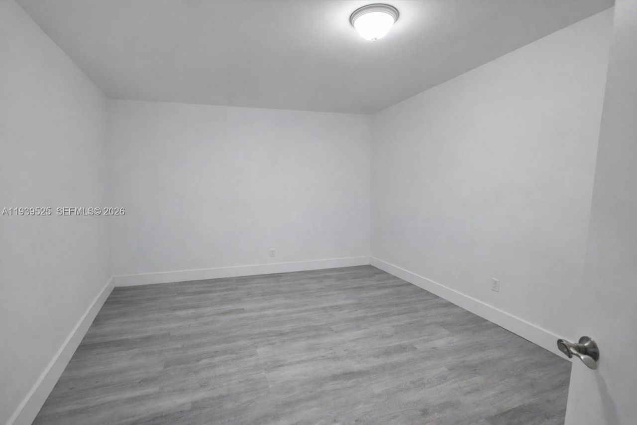 10981 SW 44th St, Miami, FL 33165 Photo