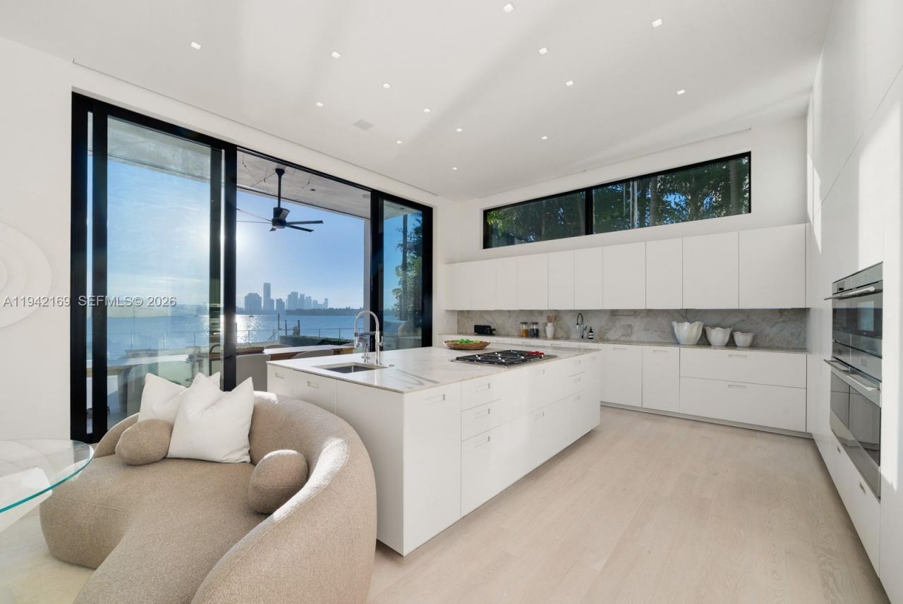 33 E Dilido Dr , Miami Beach, FL 33139 Photo