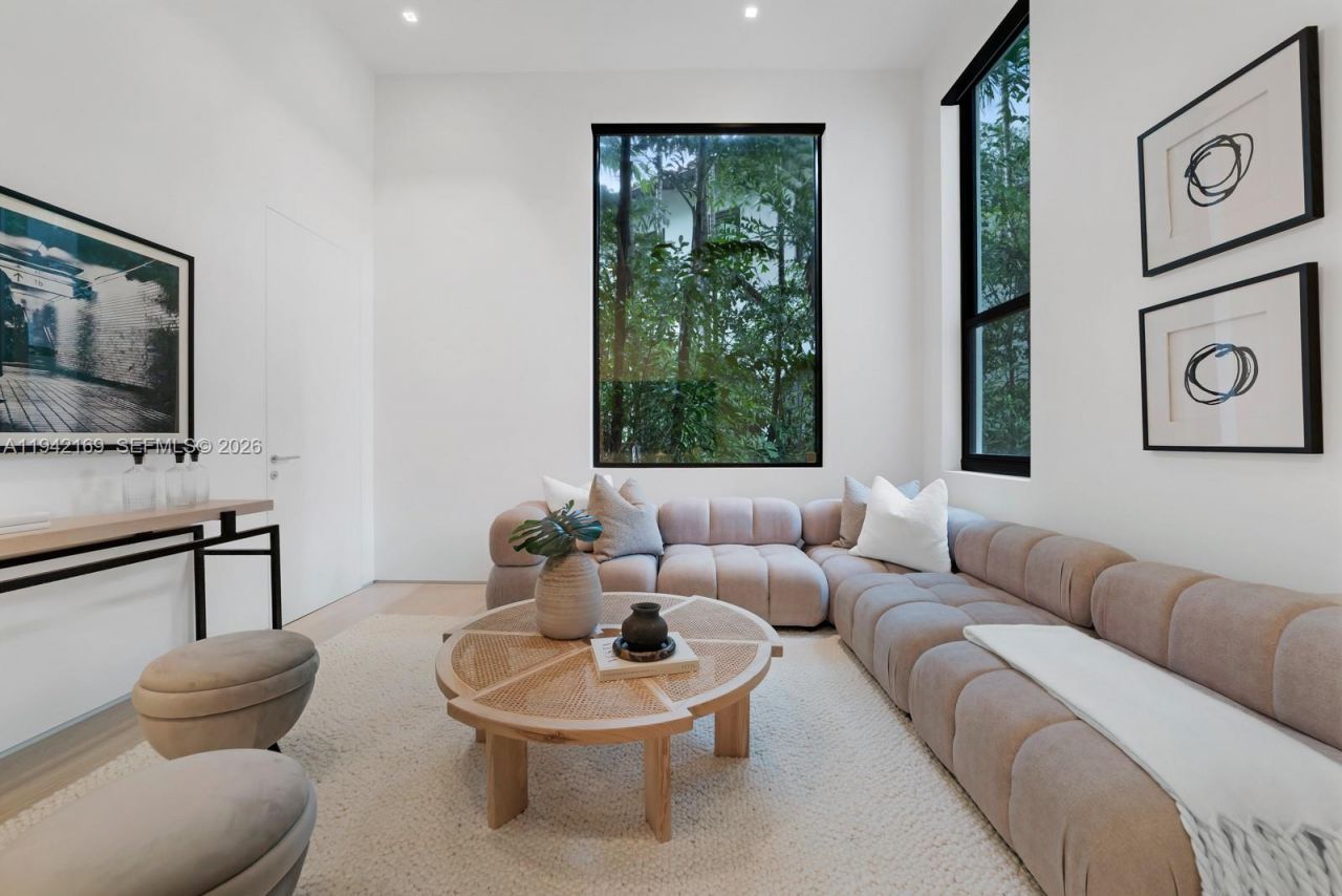 33 E Dilido Dr , Miami Beach, FL 33139 Photo