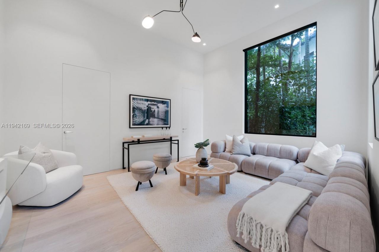 33 E Dilido Dr , Miami Beach, FL 33139 Photo