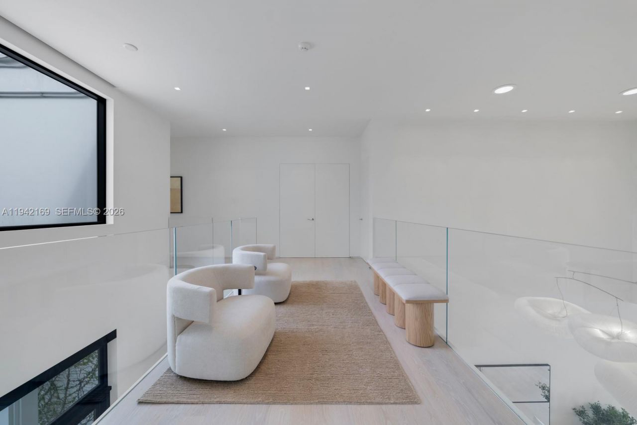 33 E Dilido Dr , Miami Beach, FL 33139 Photo