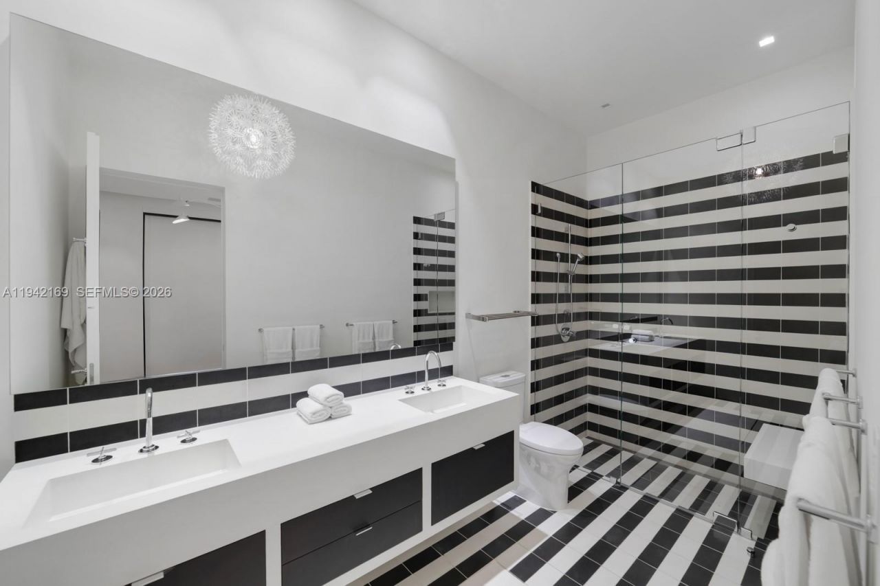 33 E Dilido Dr , Miami Beach, FL 33139 Photo